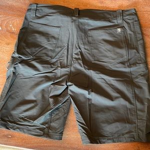 North Face hiking/ cargo shorts